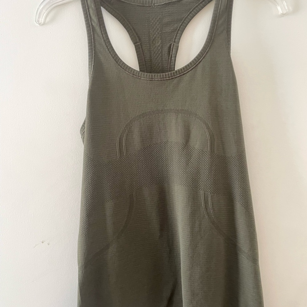 Lululemon 🍋 Olive Green swiftly tech Racerback Tank size 6